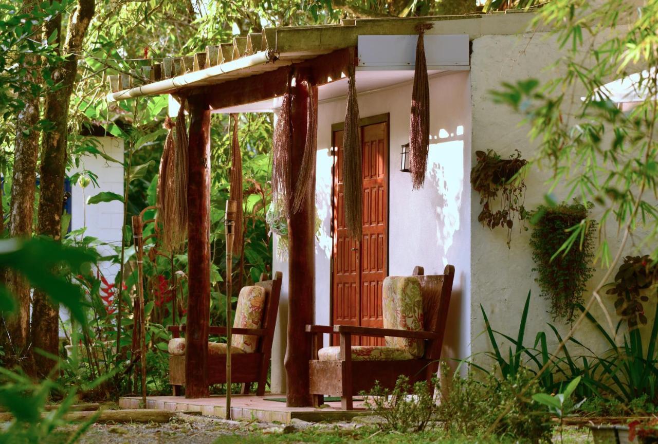 Casa A Beira Do Rio Jaguareguava Na Mata Atlantica Em Bertioga Sp Villa Eksteriør billede